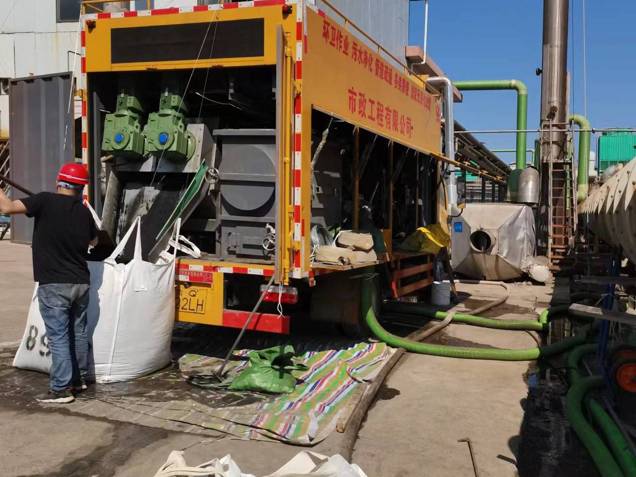 清河门淤泥压干处理